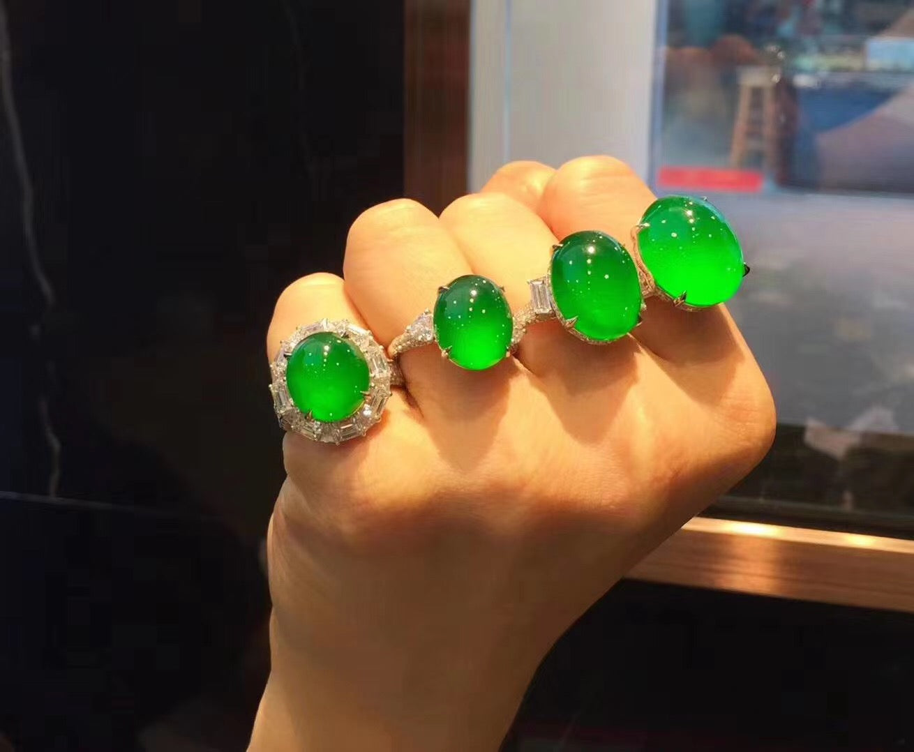 THE MOST EXPENSIVE COLORED GEM IN THE WORLD. JADE 