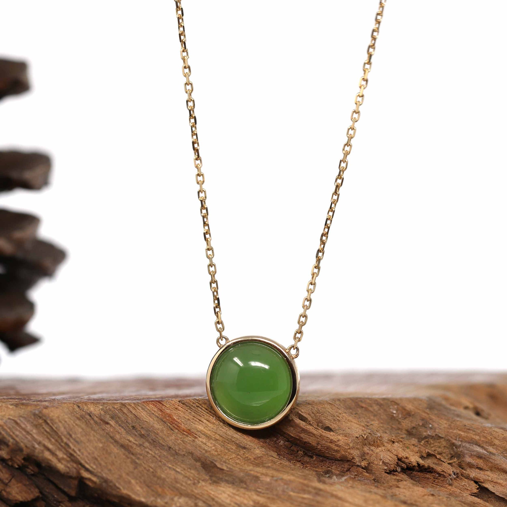 Baikalla Jewelry Gold Jade Pendant 14K Gold Genuine Very High-quality Green Apple Green Jade Circle Pendant Necklace