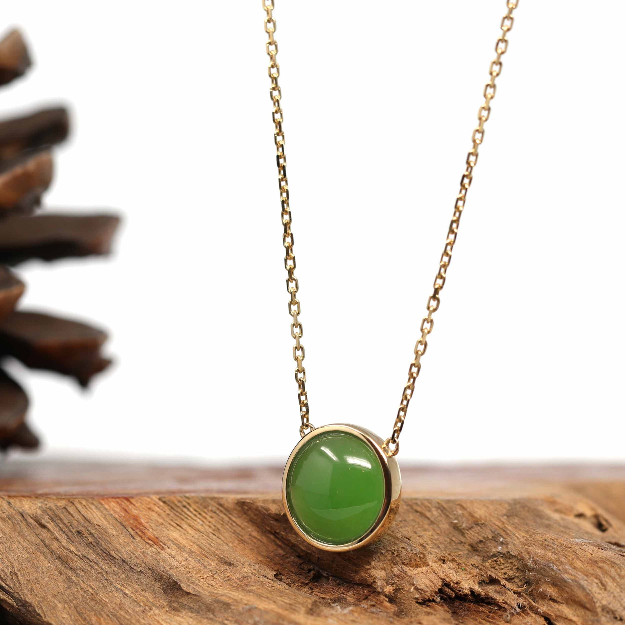 Baikalla Jewelry Gold Jade Pendant 14K Gold Genuine Very High-quality Green Apple Green Jade Circle Pendant Necklace